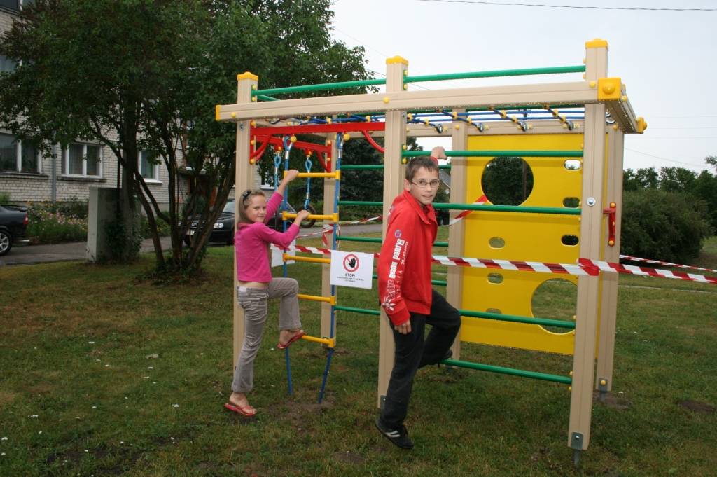 Nīcā, Bārtas ielā, top jauns bērnu rotaļu laukums
Autors: ReKurZeme, portāls