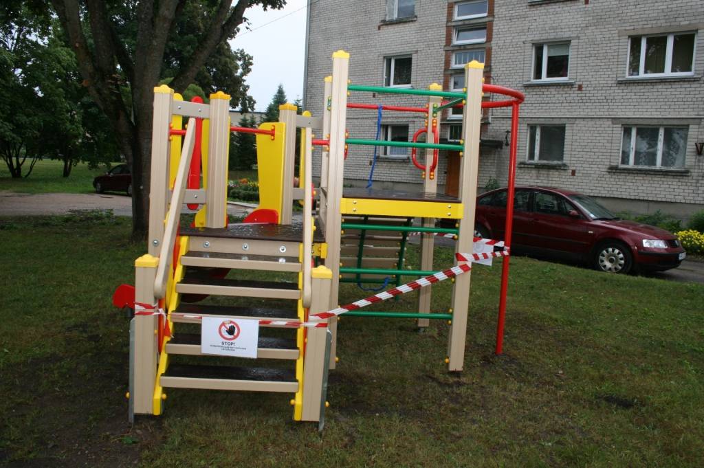 Nīcā, Bārtas ielā, top jauns bērnu rotaļu laukums
Autors: ReKurZeme, portāls