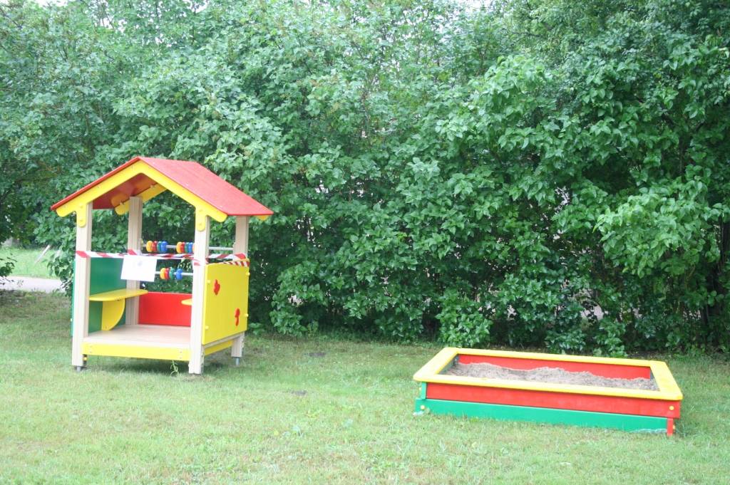 Nīcā, Bārtas ielā, top jauns bērnu rotaļu laukums
Autors: ReKurZeme, portāls