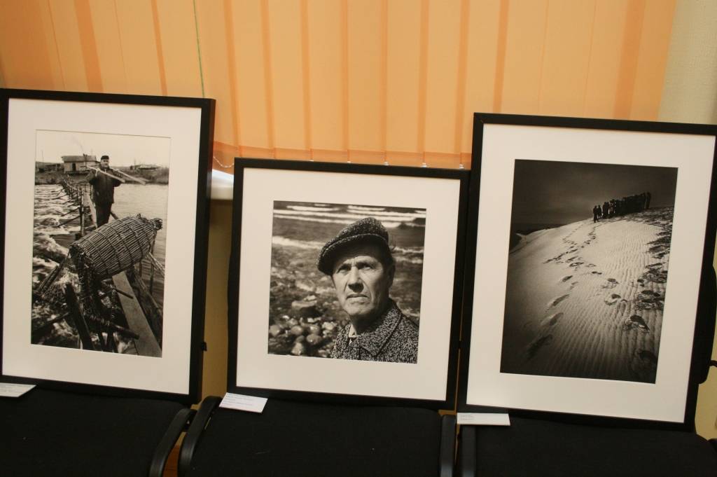 Līdz 10. augustam Jūrmalciema sabiedriskajā centrā var apskatīt fotomākslinieka Ulda Brieža darbu izstādi, kas tika atklāta Zvejnieku svētku priekšvakarā.
Autors: ReKurZeme, portāls
