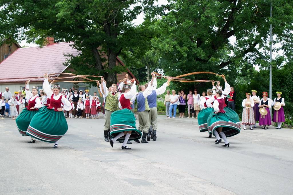 Sestdien, 9. jūlijā, ar dažādām aktivitātēm notika Durbes pilsētas svētki.
Autors: ReKurZeme, portāls