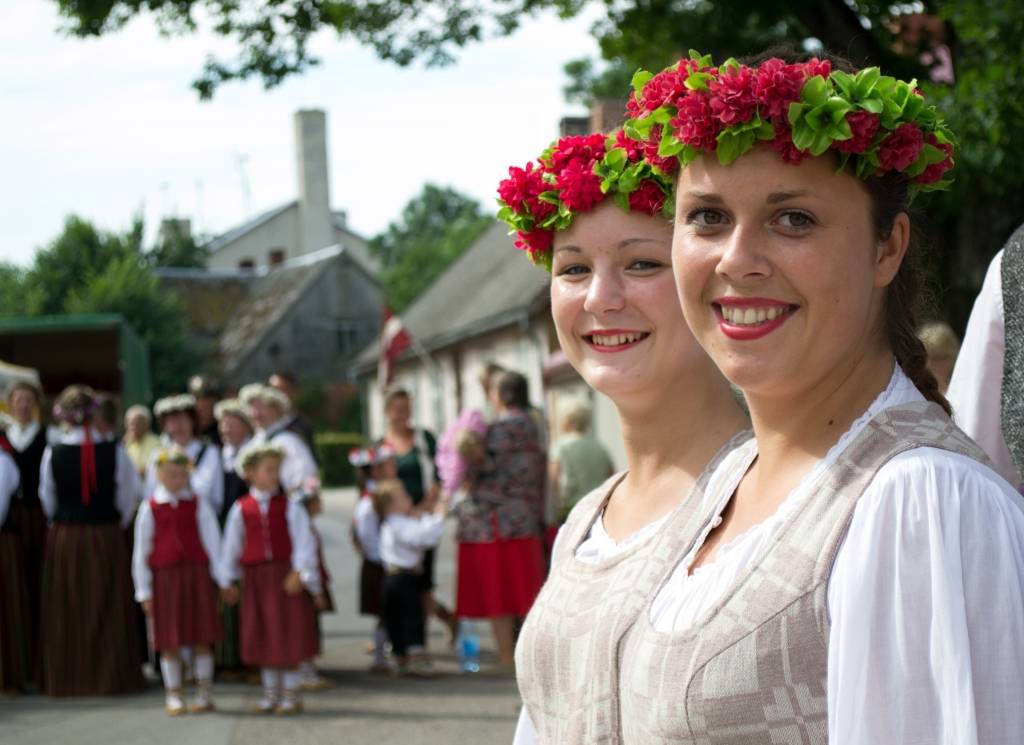 Sestdien, 9. jūlijā, ar dažādām aktivitātēm notika Durbes pilsētas svētki.
Autors: ReKurZeme, portāls