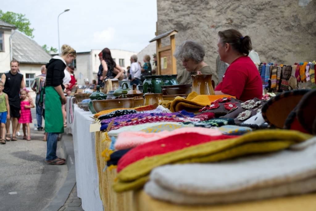 Sestdien, 9. jūlijā, ar dažādām aktivitātēm notika Durbes pilsētas svētki.
Autors: ReKurZeme, portāls