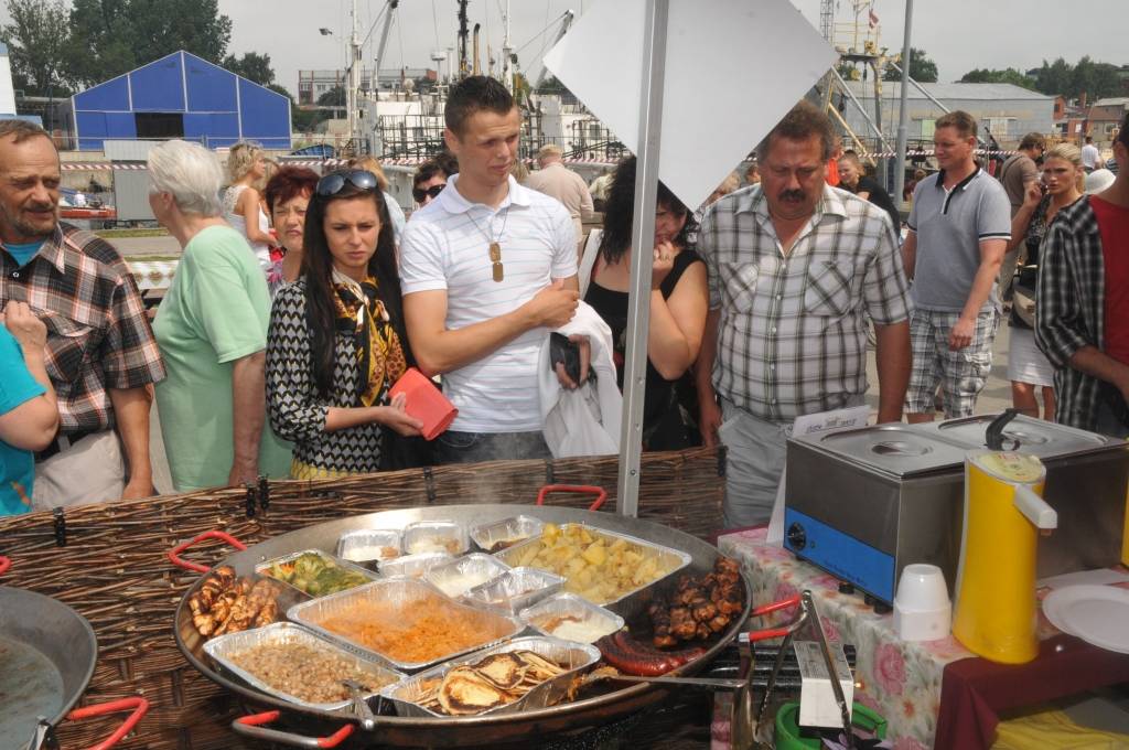 Sestdien pulksten 12 Liepājas pludmalē krastā kāpa Neptūns ar svītu, un nelielais viņu sagaidītāju pulks varēja piedalīties dažādās atrakcijās. Vēlāk Promenādē, angārā pie vecās Muitas ēkas, tika atklāta izstāde "Jūrā eimu, jūrā teku" par...
Autors: Ilze Vainovska