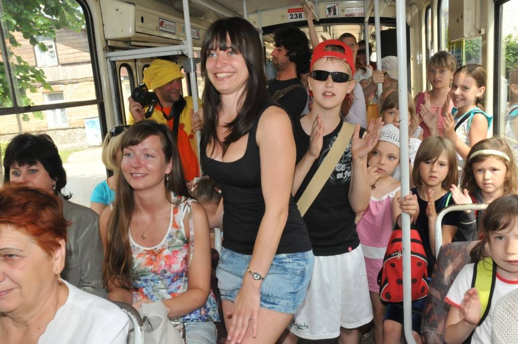 Ceturtdien liepājniekus atkal priecēja aktivitātes "Kultūras tramvajā".
Autors: ReKurZeme, portāls