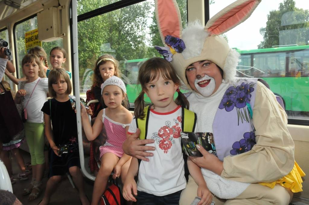 Ceturtdien liepājniekus atkal priecēja aktivitātes "Kultūras tramvajā".
Autors: ReKurZeme, portāls