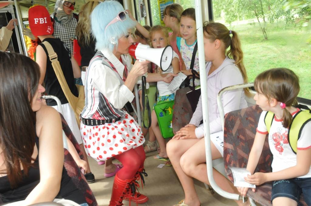 Ceturtdien liepājniekus atkal priecēja aktivitātes "Kultūras tramvajā".
Autors: ReKurZeme, portāls