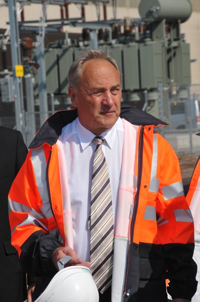Piektdien Valsts Prezidents Andris Bērziņš apmeklēja AS "Liepājas metalurgs", kur iepazinās ar rekonstrukcijas gaitu, kuras laikā paredzēts izveidot unikālu elektroloka tēraudkausēšanas kompleksu. 
“Liepājas metalurgs” pirmais pasaulē...
Autors: Ilze Vainovska