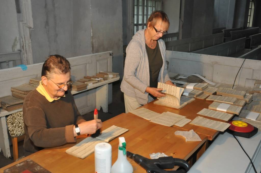 Liepājas Svētās Trīsvienības katedrālē no 22. līdz 27. augustam notiek darbs pie pirms vairākiem gadiem atrastās senās nošu kolekcijas inventarizācijas un kataloģizācijas. Projekta mērķis ir aktualizēt Eiropas mūzikā līdz šim...
Autors: ReKurZeme, portāls
