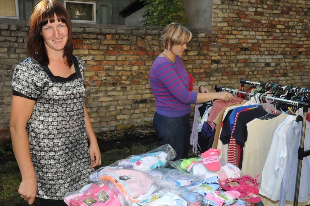 Šodien, 23. augustā, līdz pulksten 20 Tējas istabas pagalmā Liepājā, Fr. Brīvzemnieka ielā 28, aicināti tie, kuri vēlas kaut ko pirkt, pārdot vai samainīt no skolas lietām. Tirdziņš sākās pulksten 16, bet vairāki tirgotāji plāno ierasties...
Autors: Ilze Vainovska