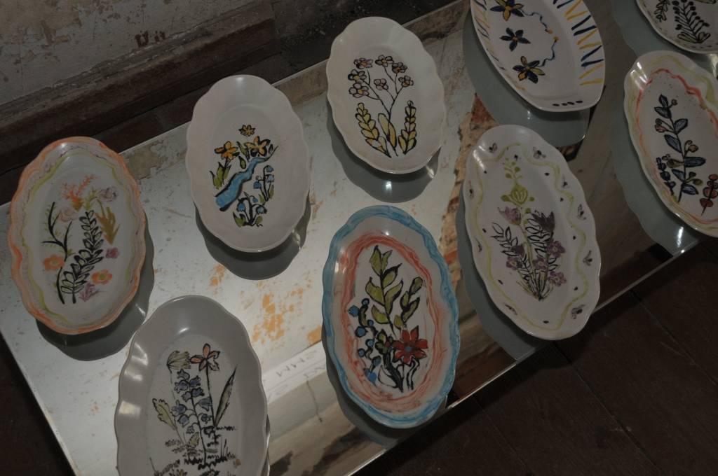 Priekules radošās grupas "Saspraude" vasaras izstāde.

Izstāde Zviedru vārtos atvērta piektdienās, sestdienās un svētdienās no pulksten 11 līdz 16.

Autors: ReKurZeme, portāls
