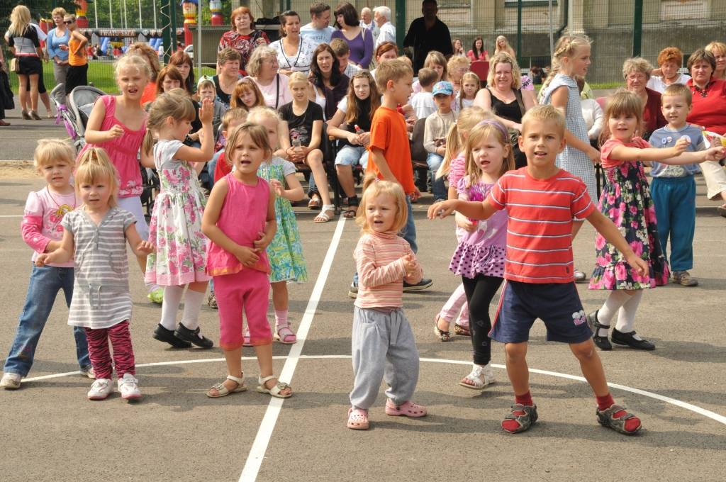 Sestdien Priekulē krāšņi atzīmēja Ikara svētkus. Iedzīvotāji atzina, ka tā ir lieliska iespēja būt kopā ar savējiem.
Autors: ReKurZeme, portāls