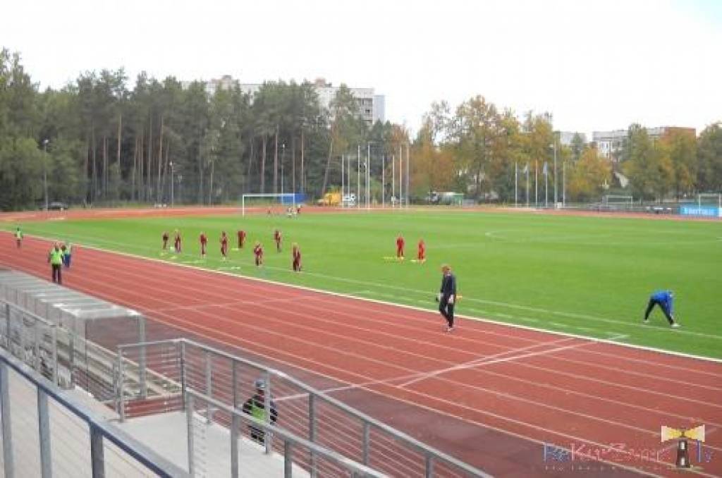 Trešdien, 21. septembrī, Jūrmalā "Liepājas metalurga" futbolisti Latvijas virslīgas čempionāta spēlē ar 4:1 (2:0) pārspēja vietējo FC "Jūrmala" komandu. Trīs vārti jau otro spēli pēc kārtas Jurģa Kalna rēķinā.

Tribīnes bija patukšas,...
Autors: ReKurZeme, portāls