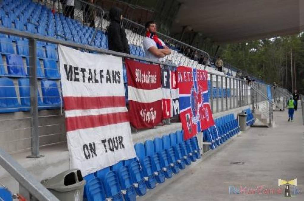 Trešdien, 21. septembrī, Jūrmalā "Liepājas metalurga" futbolisti Latvijas virslīgas čempionāta spēlē ar 4:1 (2:0) pārspēja vietējo FC "Jūrmala" komandu. Trīs vārti jau otro spēli pēc kārtas Jurģa Kalna rēķinā.

Tribīnes bija patukšas,...
Autors: ReKurZeme, portāls