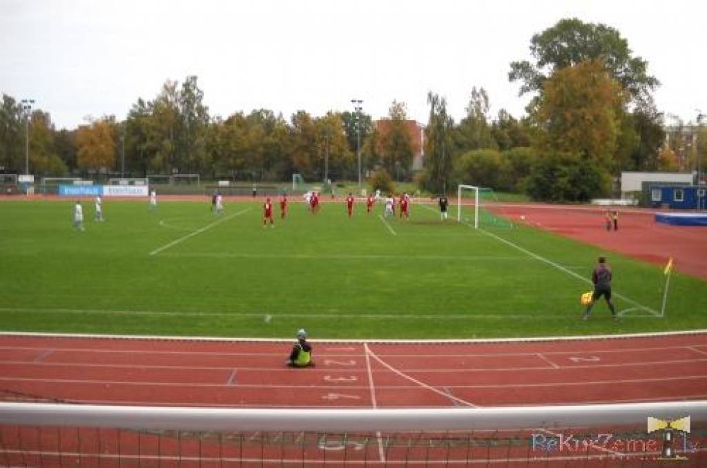 Trešdien, 21. septembrī, Jūrmalā "Liepājas metalurga" futbolisti Latvijas virslīgas čempionāta spēlē ar 4:1 (2:0) pārspēja vietējo FC "Jūrmala" komandu. Trīs vārti jau otro spēli pēc kārtas Jurģa Kalna rēķinā.

Tribīnes bija patukšas,...
Autors: ReKurZeme, portāls