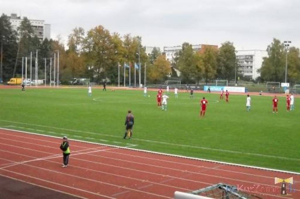 Trešdien, 21. septembrī, Jūrmalā "Liepājas metalurga" futbolisti Latvijas virslīgas čempionāta spēlē ar 4:1 (2:0) pārspēja vietējo FC "Jūrmala" komandu. Trīs vārti jau otro spēli pēc kārtas Jurģa Kalna rēķinā.

Tribīnes bija patukšas,...
Autors: ReKurZeme, portāls