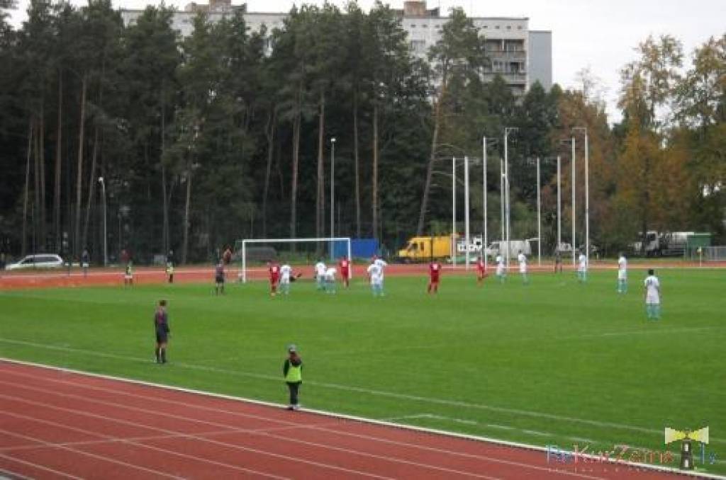 Trešdien, 21. septembrī, Jūrmalā "Liepājas metalurga" futbolisti Latvijas virslīgas čempionāta spēlē ar 4:1 (2:0) pārspēja vietējo FC "Jūrmala" komandu. Trīs vārti jau otro spēli pēc kārtas Jurģa Kalna rēķinā.

Tribīnes bija patukšas,...
Autors: ReKurZeme, portāls