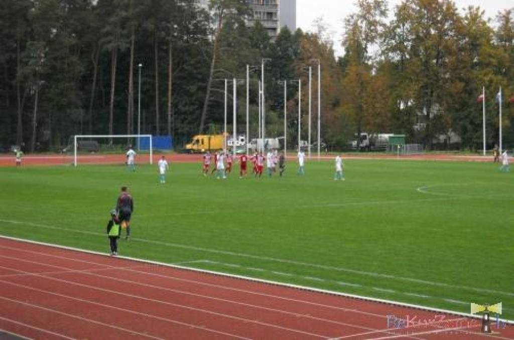 Trešdien, 21. septembrī, Jūrmalā "Liepājas metalurga" futbolisti Latvijas virslīgas čempionāta spēlē ar 4:1 (2:0) pārspēja vietējo FC "Jūrmala" komandu. Trīs vārti jau otro spēli pēc kārtas Jurģa Kalna rēķinā.

Tribīnes bija patukšas,...
Autors: ReKurZeme, portāls