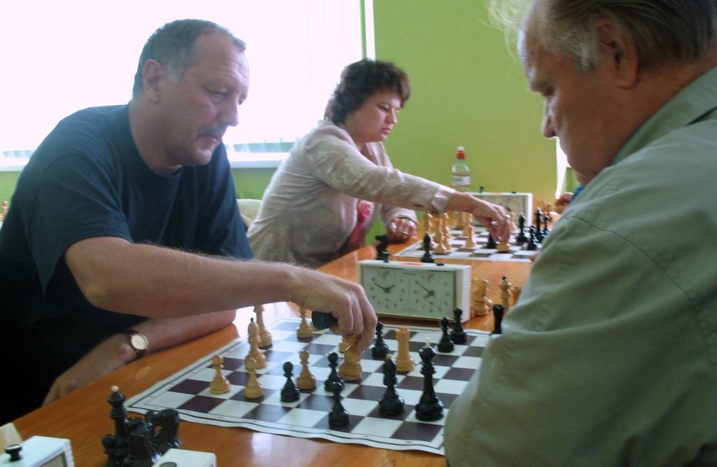Latvijas un Lietuvas pārrobežu projekta sacensības šahā 9. septembrī Aizputē. Vareni spēlēja Vērgales meitene Evija Brikmane, kura pirmajā kārtā nospēlēja neizšķirti ar aizputnieci Ritu Rūtiņu, otrajā kārtā uzvarēja M. Goldbergu, bet pēc...