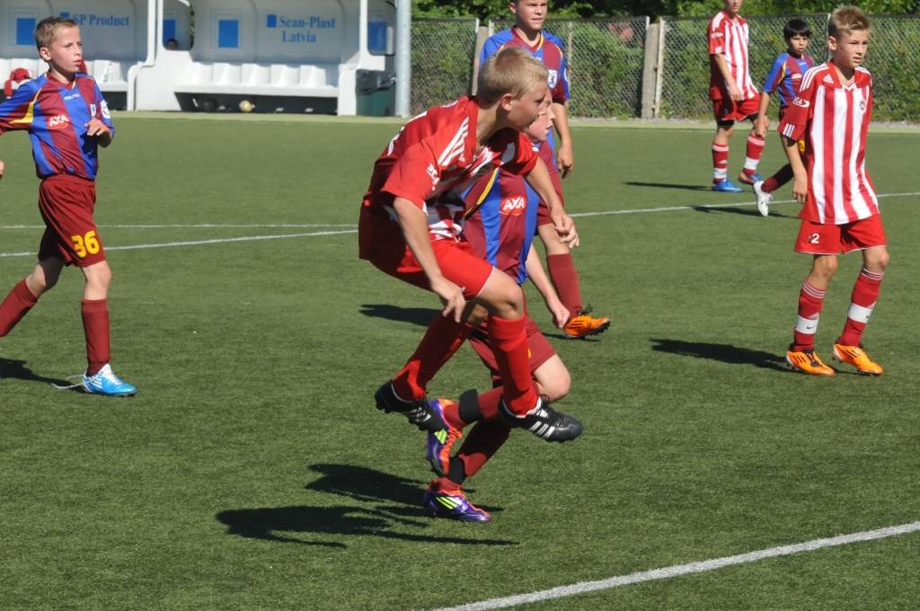 Liepājas stadiona "Daugava" rezerves laukumā savu pretinieku pārliecinoši apspēlē "Liepājas metalurga" jaunie futbolisti.
Autors: Uldis Dobelis