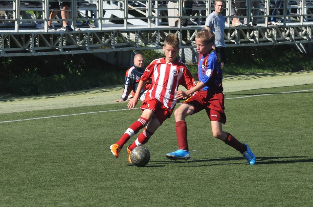 Liepājas stadiona "Daugava" rezerves laukumā savu pretinieku pārliecinoši apspēlē "Liepājas metalurga" jaunie futbolisti.
Autors: Uldis Dobelis