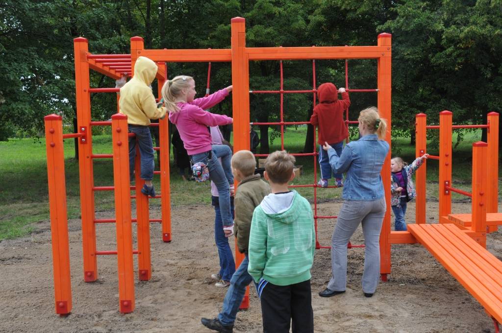 Trešdien, 31. augustā, Zaļās birzs mikrorajonā pie Melnupītes tika atklāta projektu konkursa "LMT Liepājai" laikā tapusī atpūtas taka "Prieks".

No trīs LMT atbalstu ieguvušajiem projektiem šis ir pirmais, kas nokļuvis līdz finiša taisnei,...
Autors: ReKurZeme, portāls