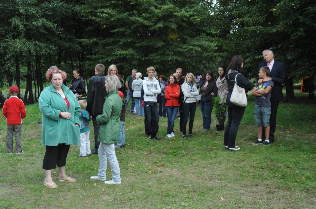 Trešdien, 31. augustā, Zaļās birzs mikrorajonā pie Melnupītes tika atklāta projektu konkursa "LMT Liepājai" laikā tapusī atpūtas taka "Prieks".

No trīs LMT atbalstu ieguvušajiem projektiem šis ir pirmais, kas nokļuvis līdz finiša taisnei,...
Autors: ReKurZeme, portāls