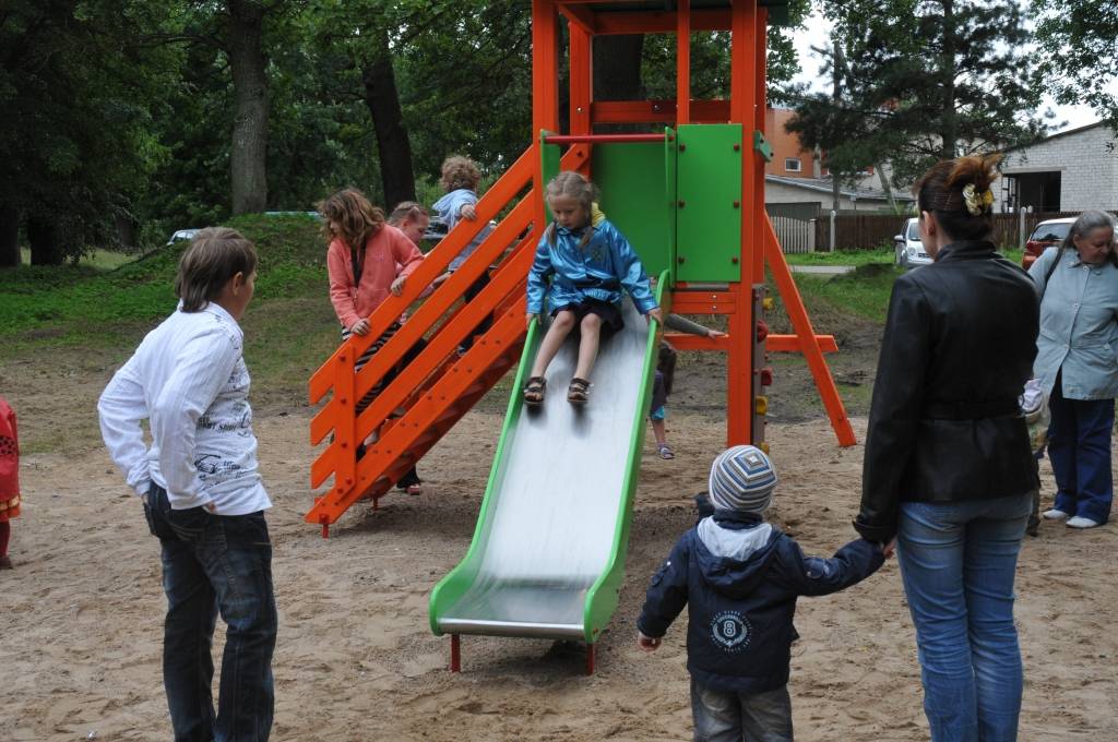 Trešdien, 31. augustā, Zaļās birzs mikrorajonā pie Melnupītes tika atklāta projektu konkursa "LMT Liepājai" laikā tapusī atpūtas taka "Prieks".

No trīs LMT atbalstu ieguvušajiem projektiem šis ir pirmais, kas nokļuvis līdz finiša taisnei,...
Autors: ReKurZeme, portāls