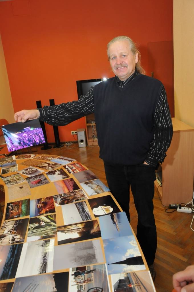 Liepājas reģiona Tūrisma informācijas birojā (LRTIB) notikusi "Liepājas fotokonkursam 2011" iesūtīto darbu izvērtēšana, pastāsta LRTIB speciāliste Agita Vucena.

Šogad fotogrāfijas konkursam iesnieguši 32 autori. Daži pa vienam darbam,...
Autors: Sarmīte Štrausa