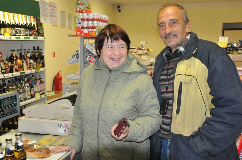 Līdzīgi kā gurķi, zemenes vai citas pašmāju dārza veltes, ķirbji ir sezonas prece. Lielākais pieprasījums pēc tiem ir tieši rudenī un ziemā, pārliecinājušies ķirbju audzētāji no “Vērgales Birzmaļiem” Pūpolu ģimene. Saimniece Rigonda Pūpola...
Autors: Iluta Dreimane