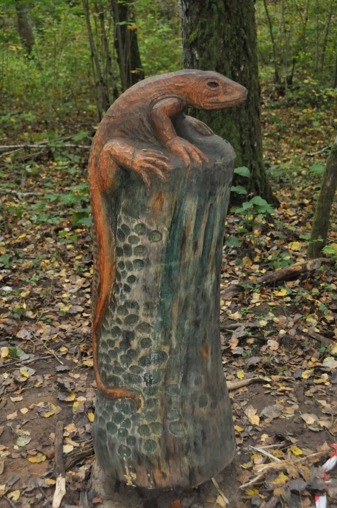 Līdz oktobra beigām jāpabeidz Aktīvās atpūtas un dabas taka Kalētu meža parkā Priedienā, kur aktīvi strādā tēlnies Ģirts Burvis, pieaicinot arī citus māksliniekus un saņemot atbalstu no kalētniekiem. 
Kalētu Vietējās iniciatīvas grupas...
Autors: Ilze Vainovska