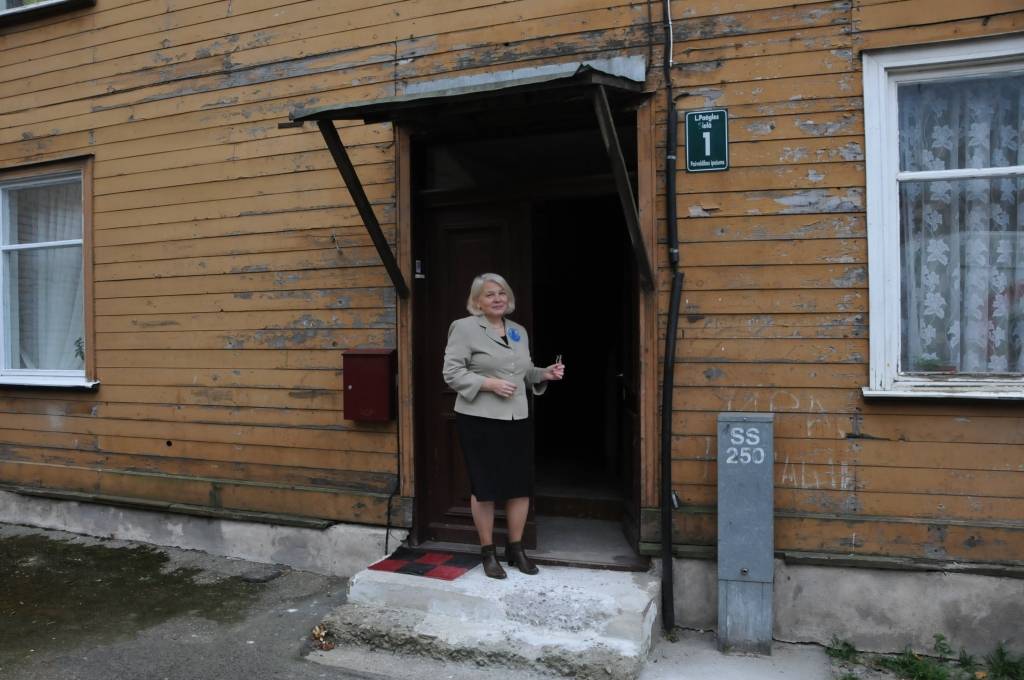 Skolēniem Liepājā, L. Paegles ielā 1 radīta vieta, kur mājīgā atmosfērā pavadīt laiku, izpildīt mājasdarbus, apgūt jaunas prasmes un zināšanas, radoši darboties. Gunta Bauģe ar savām palīdzēm gan rīta, gan pēcpusdienas stundās aicina...
Autors: Iluta Dreimane