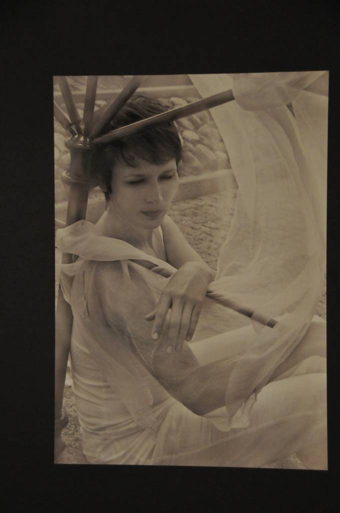 Liepājas Latviešu biedrības nama galerijā skatāma fotostudijas "Fotast" izstāde "Tepat Liepājā".

Izstāde, kā pastāstīja fotostudijas "Fotast" vadītājs Varis Sants, ir kā studijas dalībnieku sava veida atskaites punkts, kuram gatavojoties...
Autors: ReKurZeme, portāls