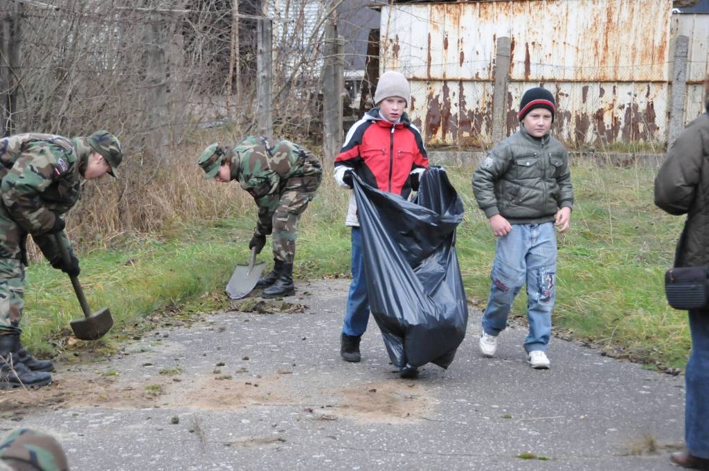 Šodien, 14. novembrī, ko Latvijas brīvvalsts laikā pat atzīmēja kā Liepājas atbrīvošanas dienu, sakopšanas talka notika Brīvības cīņu vietā netālu no Brīvības un 14. novembra krustojuma. Talkā piedalījās Liepājas jaunsargi un 1....
Autors: Ilze Vainovska