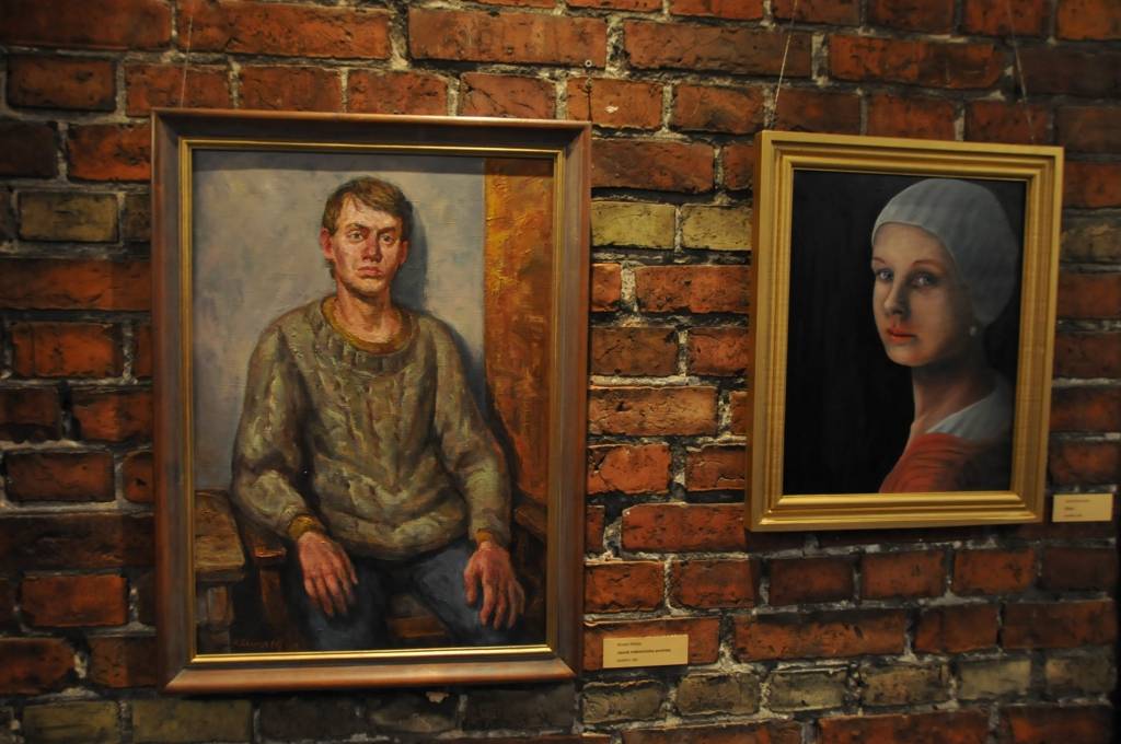Liepājas laikmetīgās mākslas izstādē "Apturi laiku Liepājā" jeb ALL, ko 3. novembrī atklāja viesnīcas "Promenade Hotel" Hika zālē, ar saviem darbiem piedalās vairāk nekā 50 Liepājas un tās apkārtnes mākslinieki.
Autors: ReKurZeme, portāls