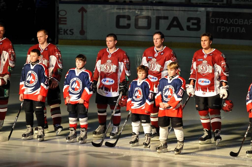 Rīgas "Dinamo" trešdien, 2. novembrī, Liepājas ledushallē Kontinentālās hokeja līgas spēlē ar 2:1 uzvarēja Magņitogorskas "Metallurg".
Autors: Uldis Dobelis