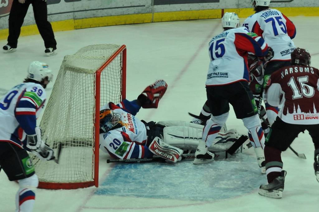 Rīgas "Dinamo" trešdien, 2. novembrī, Liepājas ledushallē Kontinentālās hokeja līgas spēlē ar 2:1 uzvarēja Magņitogorskas "Metallurg".
Autors: Uldis Dobelis