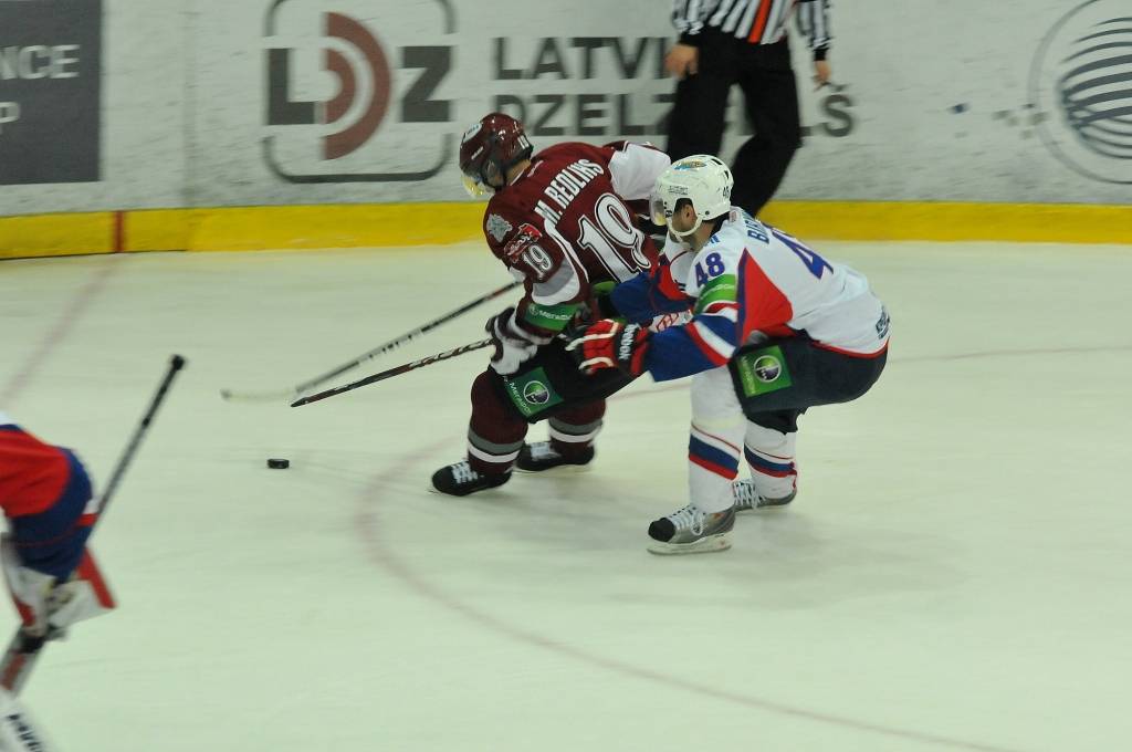 Rīgas "Dinamo" trešdien, 2. novembrī, Liepājas ledushallē Kontinentālās hokeja līgas spēlē ar 2:1 uzvarēja Magņitogorskas "Metallurg".
Autors: Uldis Dobelis