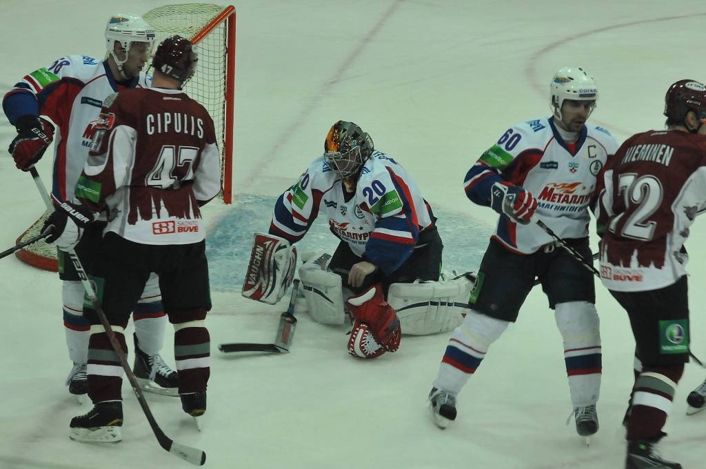 Rīgas "Dinamo" trešdien, 2. novembrī, Liepājas ledushallē Kontinentālās hokeja līgas spēlē ar 2:1 uzvarēja Magņitogorskas "Metallurg".
Autors: Uldis Dobelis