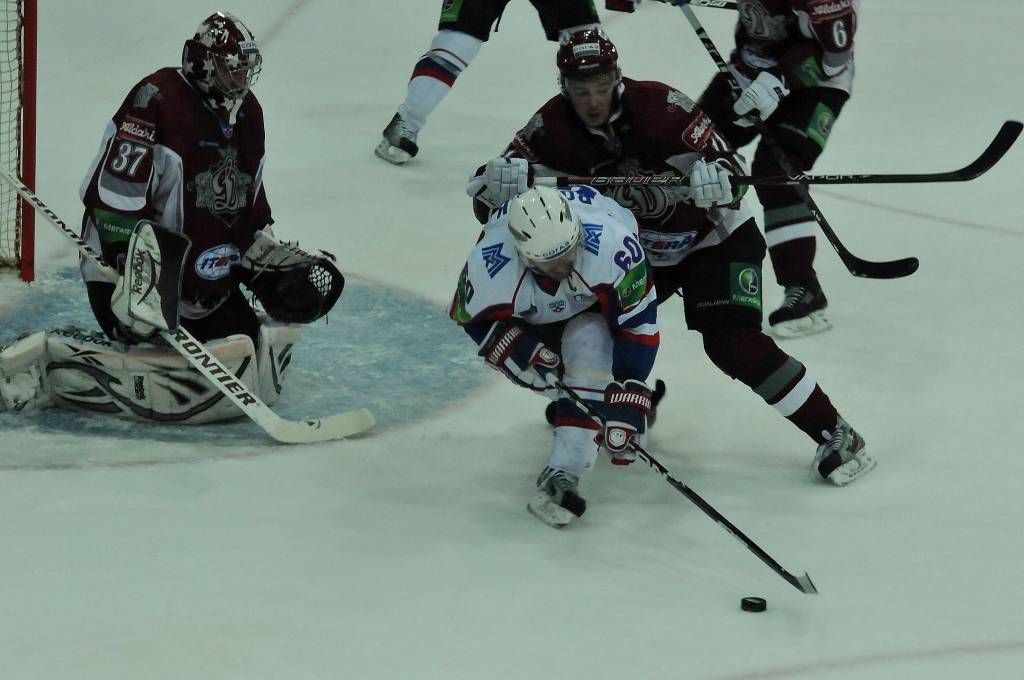 Rīgas "Dinamo" trešdien, 2. novembrī, Liepājas ledushallē Kontinentālās hokeja līgas spēlē ar 2:1 uzvarēja Magņitogorskas "Metallurg".
Autors: Uldis Dobelis