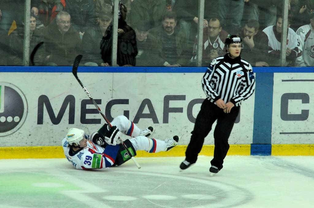 Rīgas "Dinamo" trešdien, 2. novembrī, Liepājas ledushallē Kontinentālās hokeja līgas spēlē ar 2:1 uzvarēja Magņitogorskas "Metallurg".
Autors: Uldis Dobelis