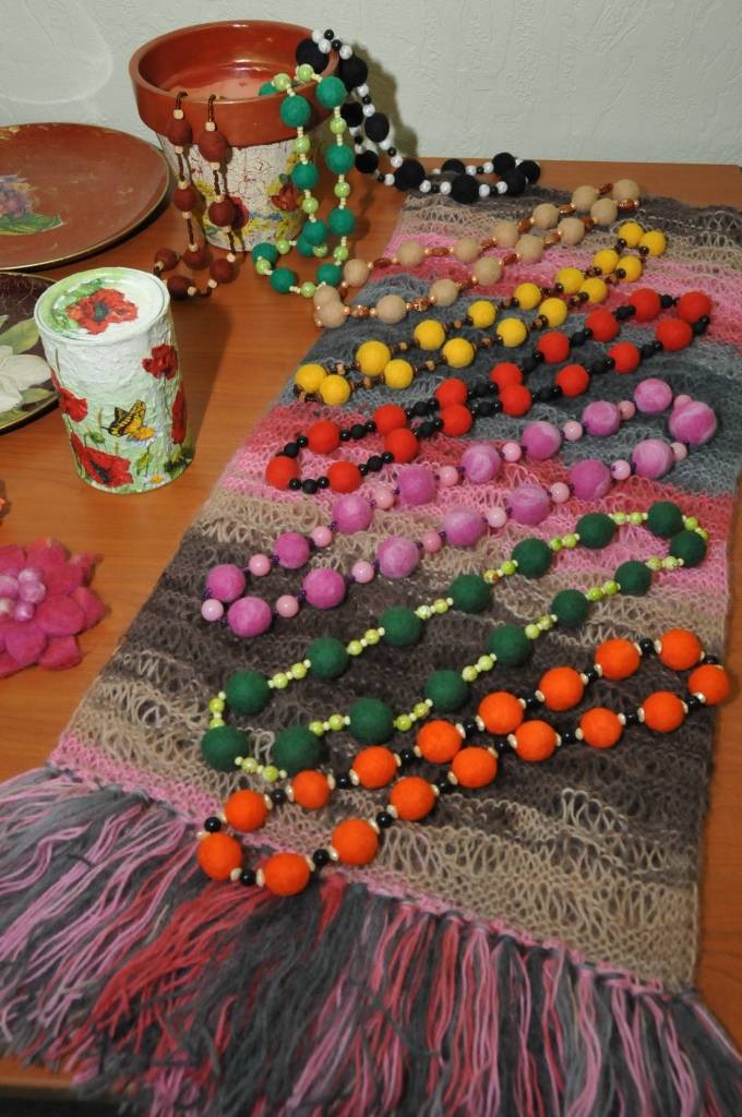Pāvilostas domē skatāma novada pensionāru rokdarbu izstāde.

Kā izstāde tapusi, lasiet "Kursas Laika" 12. decembra numurā.
Autors: ReKurZeme, portāls