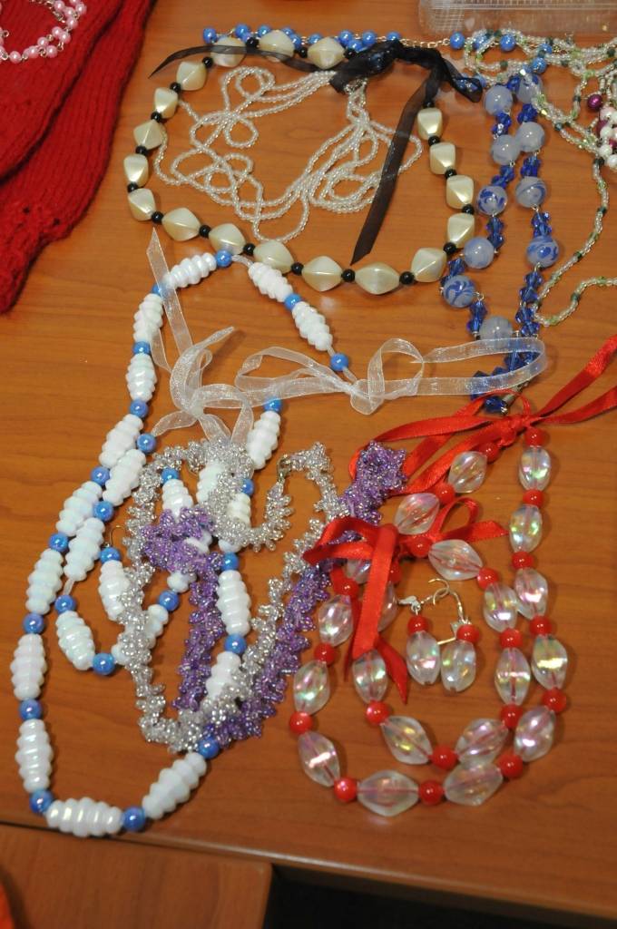 Pāvilostas domē skatāma novada pensionāru rokdarbu izstāde.

Kā izstāde tapusi, lasiet "Kursas Laika" 12. decembra numurā.
Autors: ReKurZeme, portāls