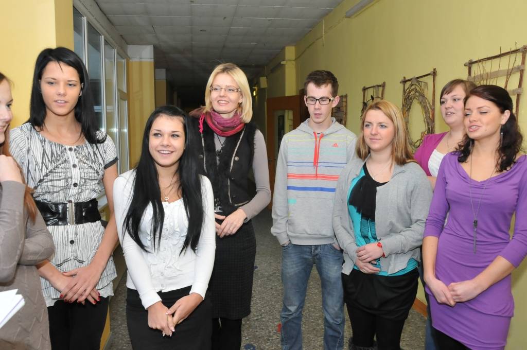 Liepājas Valsts tehnikuma komanda "Košie profiņi" guvuši uzvaru Latvijas Brīvo arodbiedrību savienības organizētajā konkursā "Profs 2011". Liepājnieki nav nolaiduši zemāk savu priekšgājēju augsti pacelto latiņu un kārtējo reizi atzīti par...
Autors: ReKurZeme, portāls
