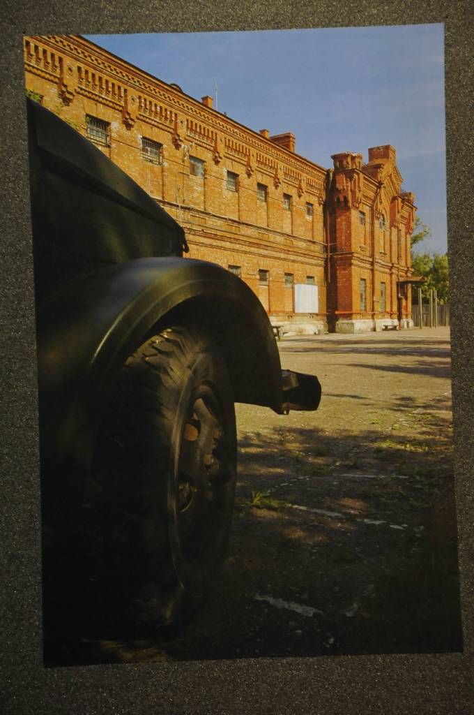 Ceturtdien Liepājas Olimpiskajā centrā tika atklāta starptautiska fotoizstāde "Karosta - Fotoosta". 16 autorus vieno spēja saskatīt skaisto Karostas pilsētvidē. Izstādē izmantoti arī darbi, kas tapuši radošās nometnes "Karosta – Fotoosta...
Autors: ReKurZeme, portāls