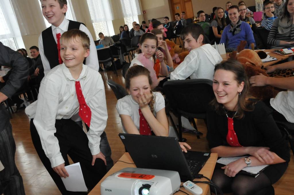 Trešdien, 25. janvārī, Grobiņas ģimnāzijā notika "Matemātikas un dabas zinātņu pēcpusdiena" novada 7-9. klašu skolēniem. Par to kā jaunajiem censoņiem veicās, lasiet kādā no nākamajiem "Kursas Laika" numuriem.
Autors: ReKurZeme, portāls