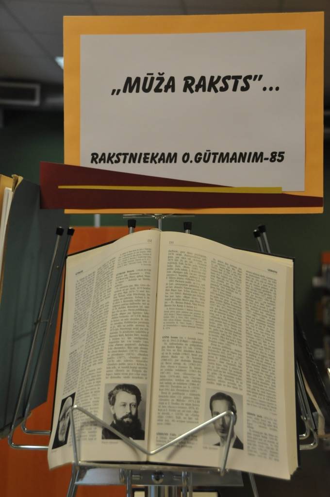 Katru mēnesi bibliotēkā mainās tematiskās literatūras izstādes, stāsta Grobiņas pilsētas bibliotekāre Valda Cepurīte. Šomēnes izstāde veltīta 1991. gada barikāžu notikumiem.
"Izlikām grāmatas, kurās pieminēti Barikāžu notikumi un cilvēki,...
Autors: ReKurZeme, portāls