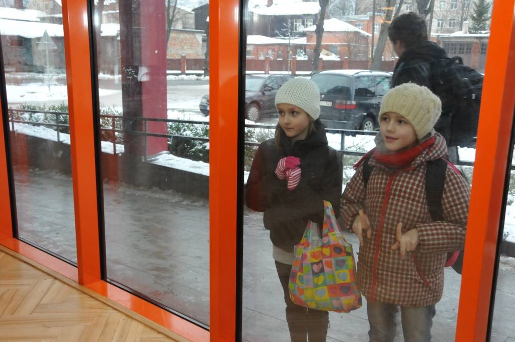 Pirmdien, 16. janvārī, Liepājas Olimpiskajā centrā notika šova "Latvijas Zelta talanti" dalībnieku atlase. Portāls notikuma vietā novēroja, ka šoreiz atsaucība bija mazāka nekā citus gadus, taču arī šoreiz jaunieši bija sagatavojuši...
Autors: ReKurZeme, portāls