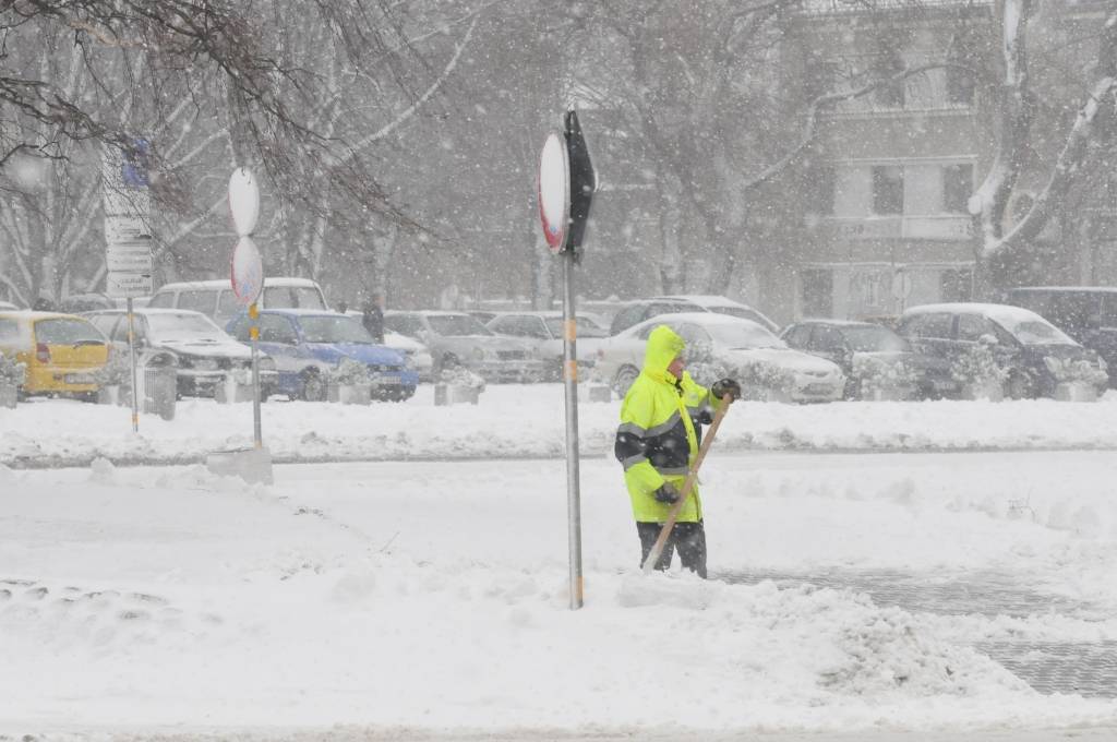 Šodien, 14. janvārī, Liepājā gaisa temperatūra ir ap nulli, gandrīz visu rītu puteņo.
Autors: Uldis Dobelis