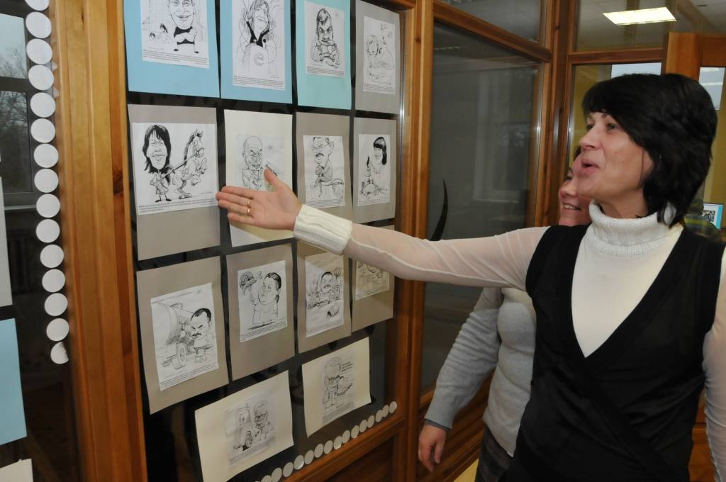 Janvārī Durbes pilsētas bibliotēkā var apskatīt Viļņa Bulava karikatūras, kurās redzami Durbes novada iedzīvotāji.

Karikatūras kopā vākuši vairāki aktīvi novada iedzīvotāji, bet iniciatore idejai bijusi kultūras nama vadītāja Daira...
Autors: ReKurZeme, portāls